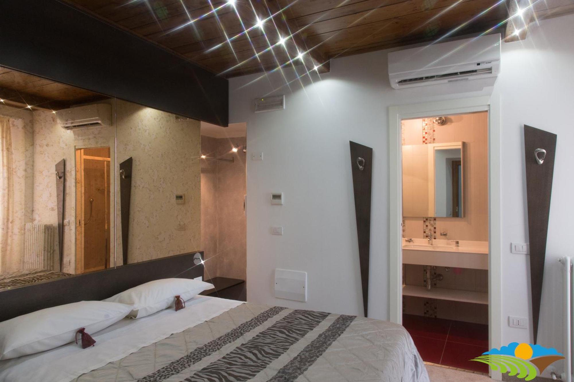 Albergo Diffuso - Il Poggetto Tra Urbino & San Marino Pokoj fotografie